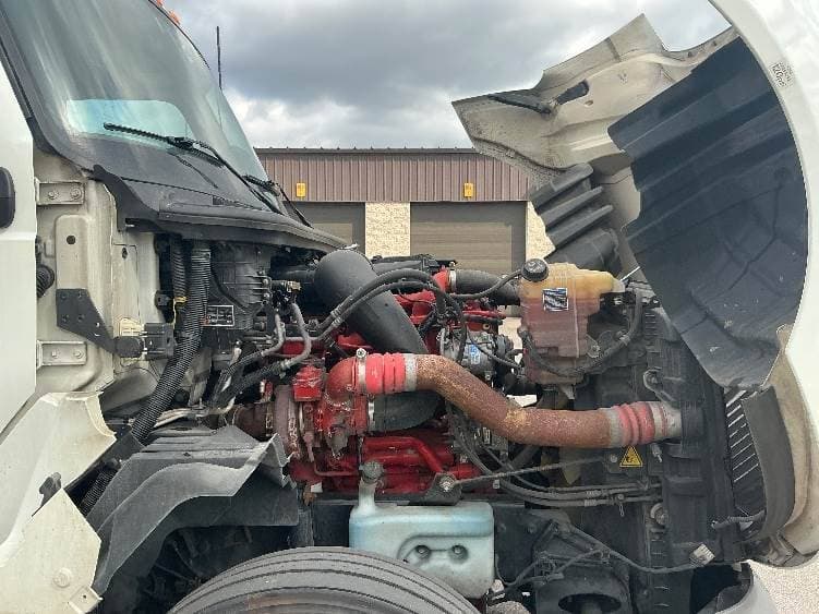 2023 International LT625 Sleeper Semi Truck - 73" Integral Sleeper, Cummins 450HP, 12 Speed Automatic image 8