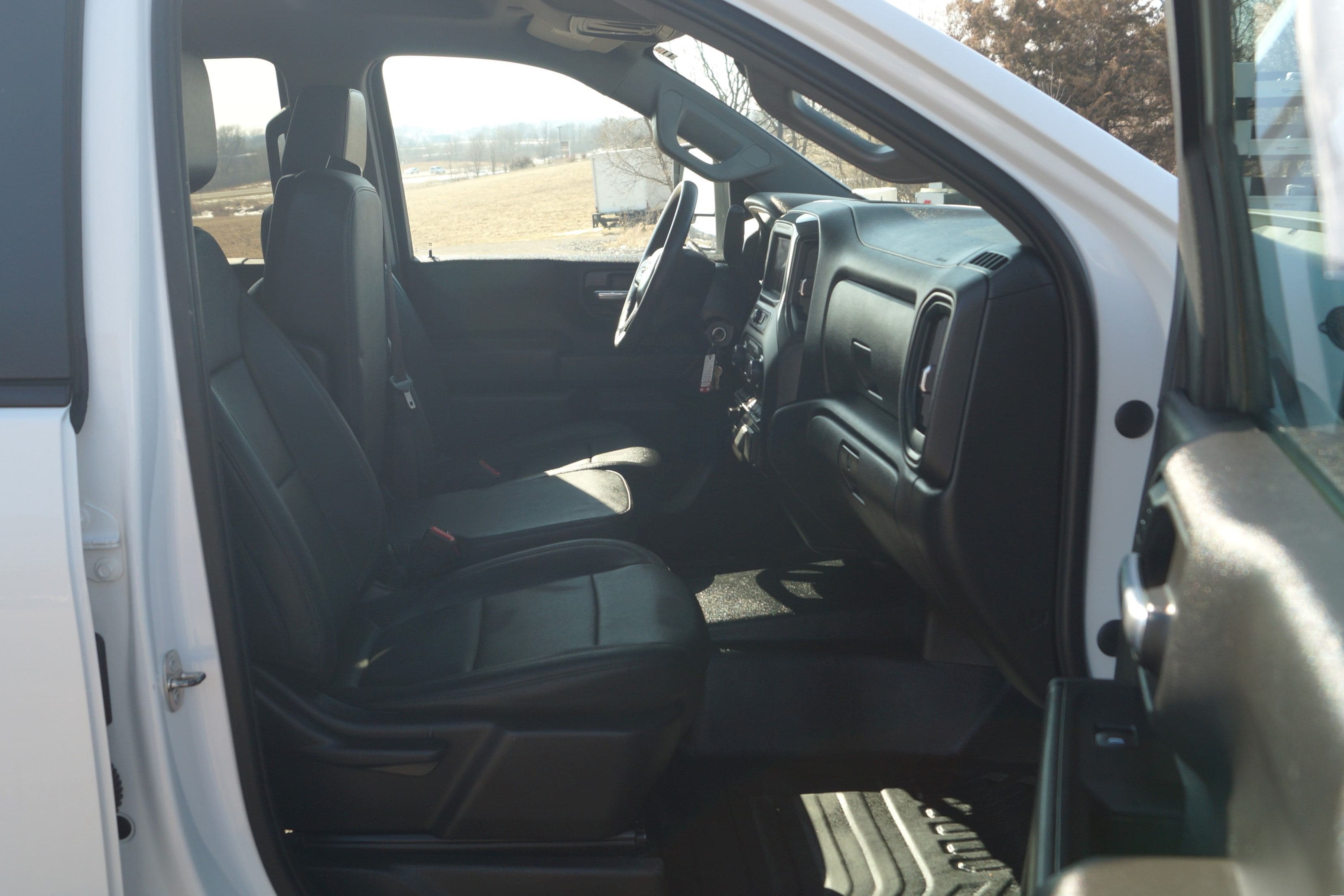 2023 Chevrolet Silverado 2500 WT - 8ft Flatbed - 4WD 6.6L V8 image 14