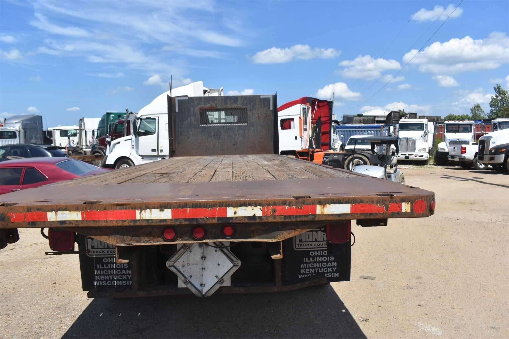 2017 Freightliner M2 image 5