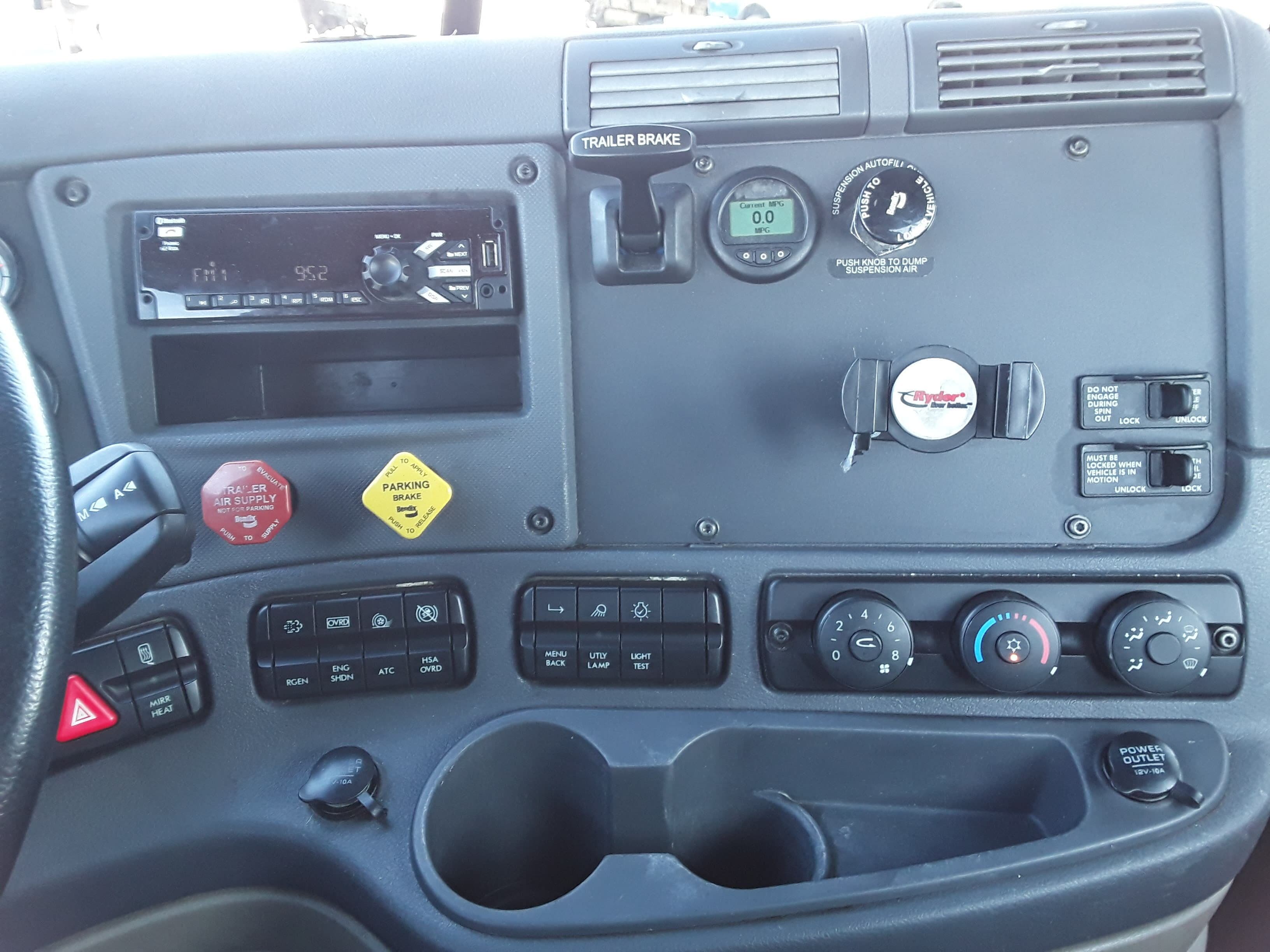 Used 2019 FREIGHTLINER/MERCEDES Conventional - Day Cab - CASCADIA 125  image 7