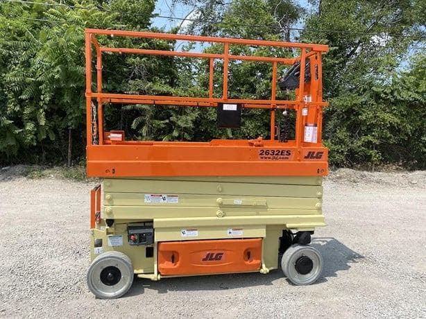 2017 JLG 2632ES image 10