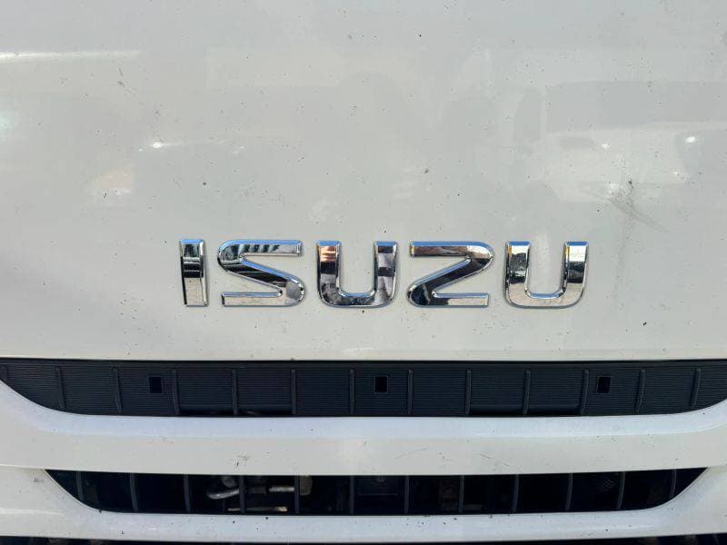 2019 Isuzu NPR image 17