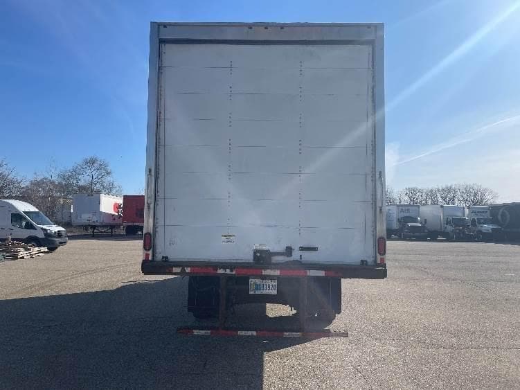 2022 International MV607 Box Truck - 240HP, 6 Speed Automatic, Roll up Door image 7