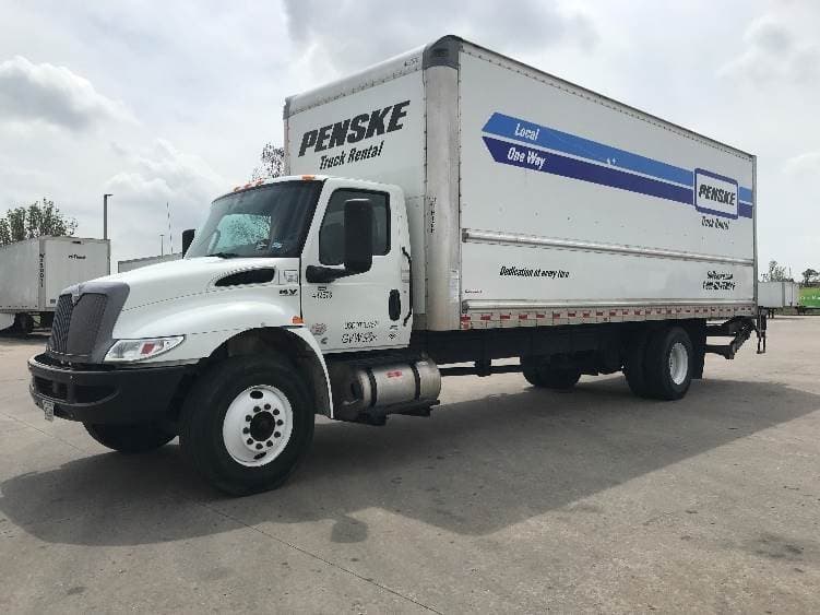 2022 International MV607 Box Truck - 220HP, 6 Speed Automatic, Roll up Door image 3