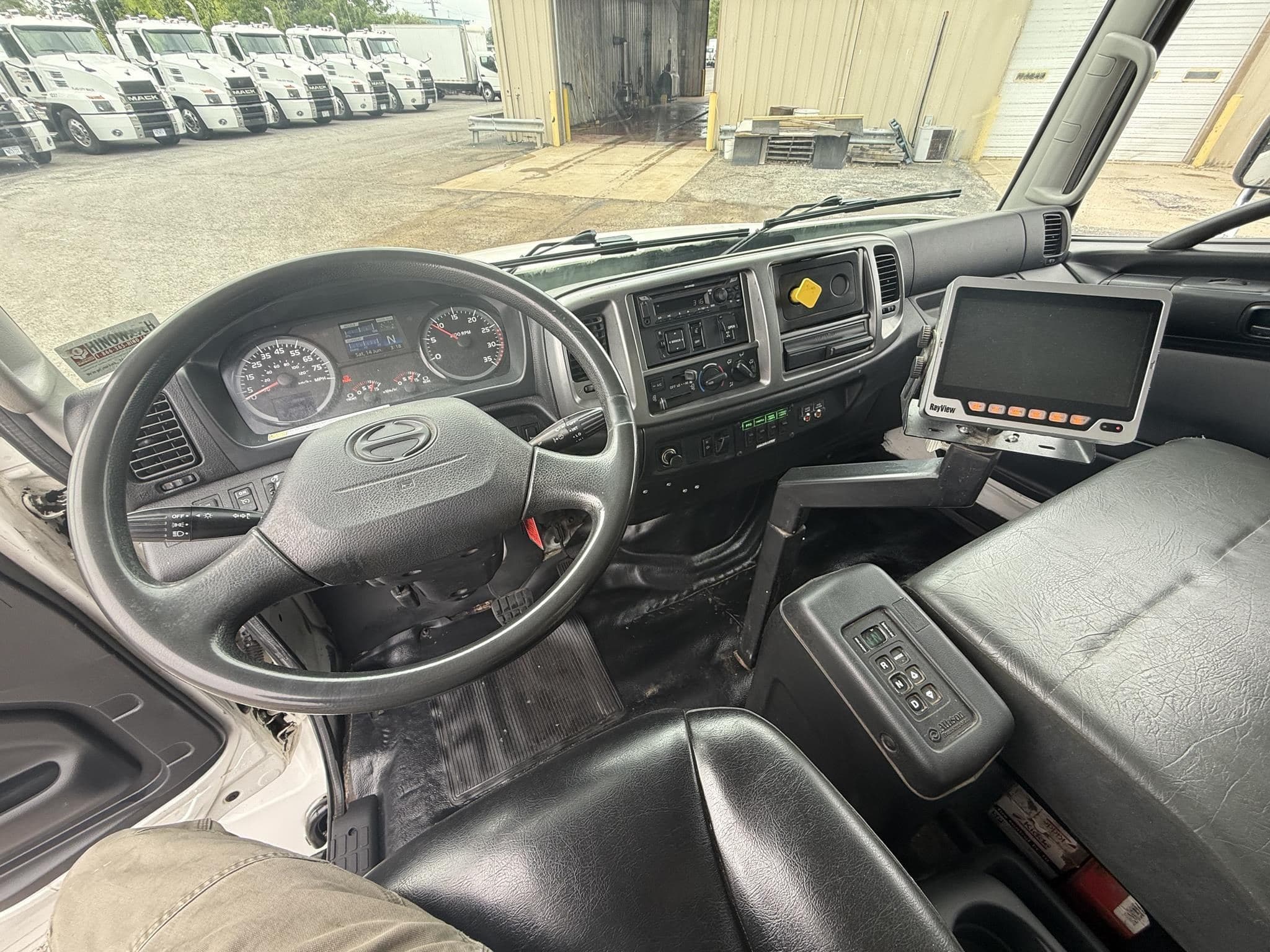 2020 HINO 338 114831 image 10