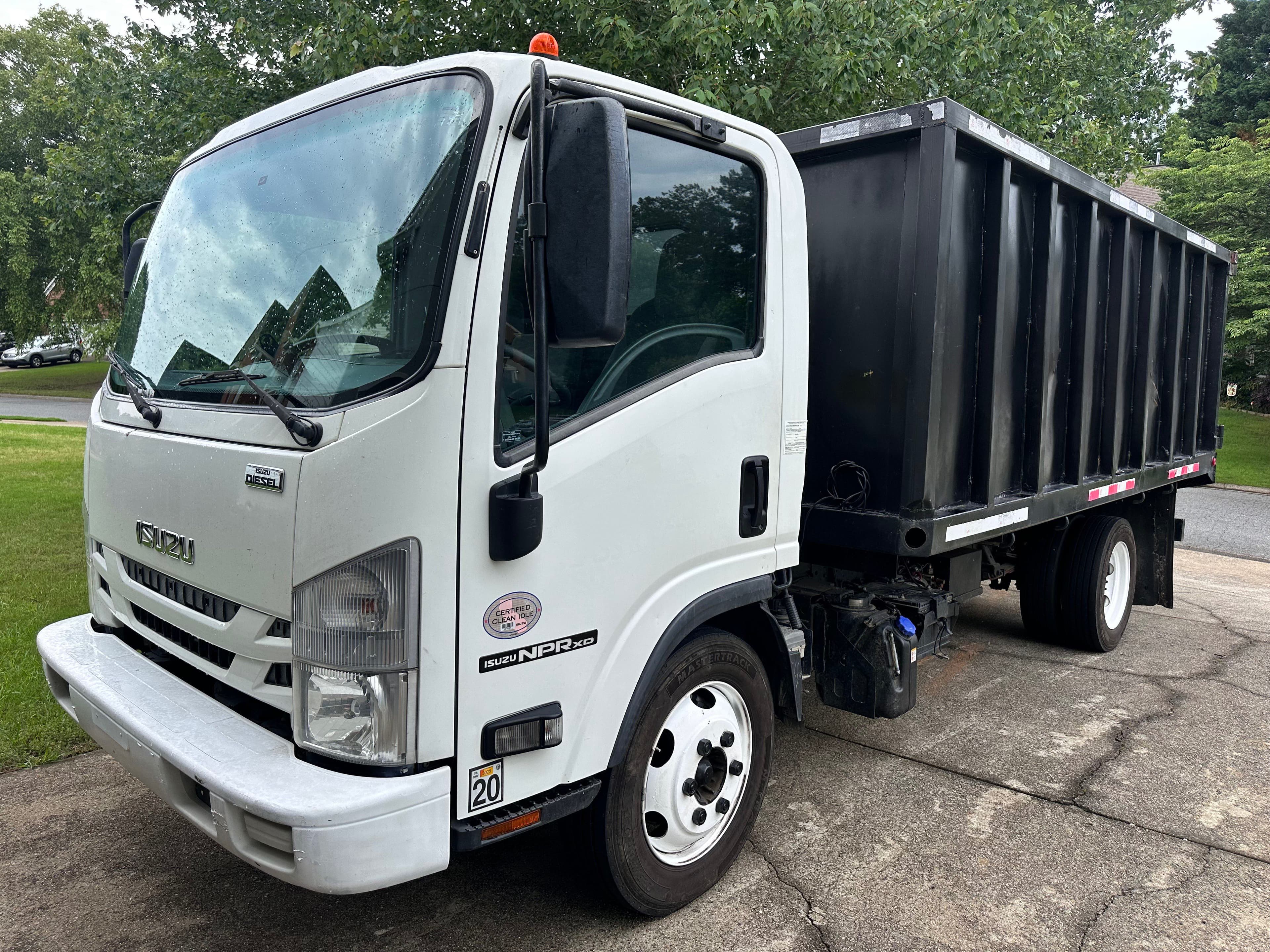 2021 Isuzu NPR HD image 1