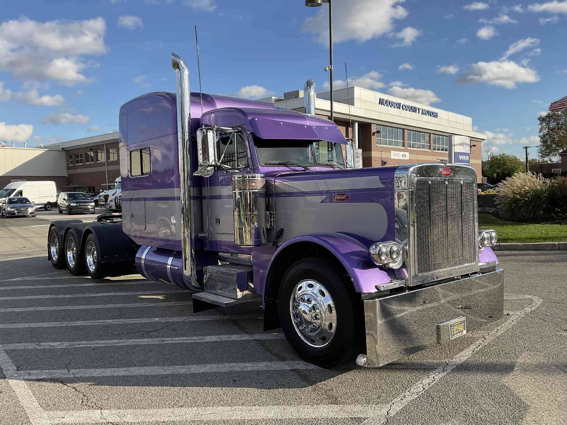 2000 Peterbilt 379 image 1