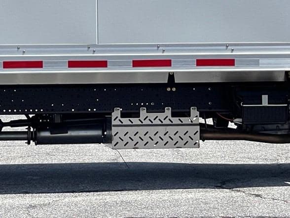 2025 Isuzu NRR image 26