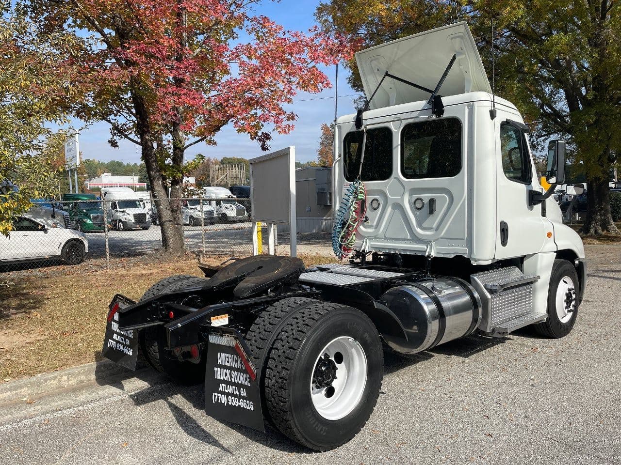 2019 Freightliner Cascadia 125 image 3