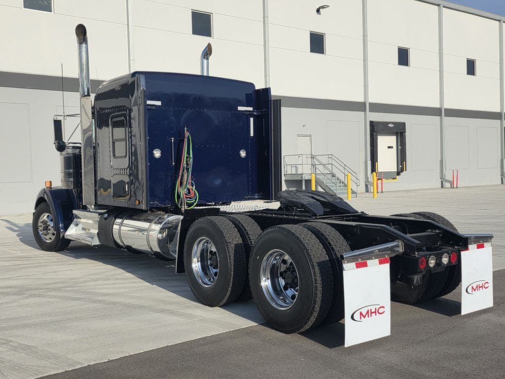 Used 2023 KENWORTH W900L image 8