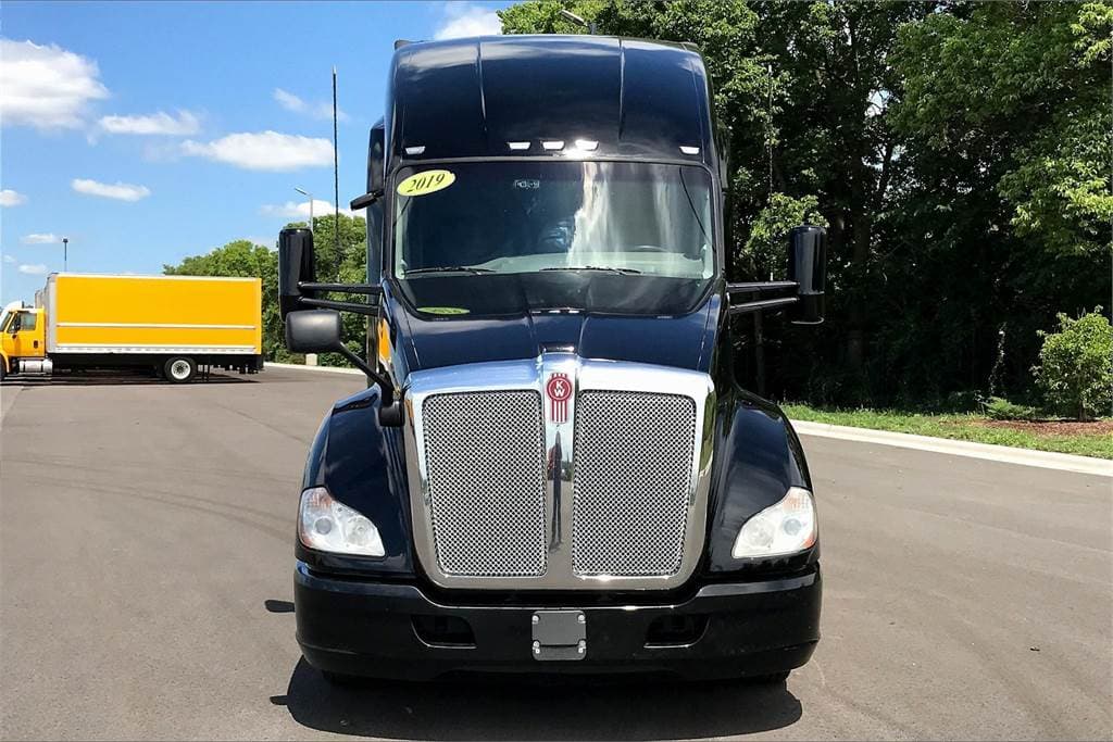 2019 Kenworth T680 image 3