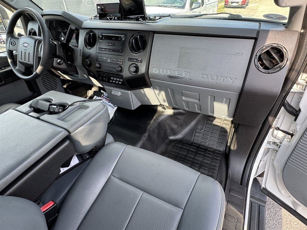 2016 Ford F550 image 51