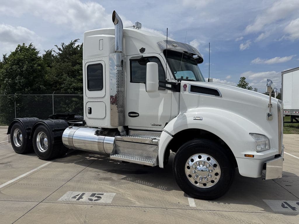 Used 2021 KENWORTH T880 image 1