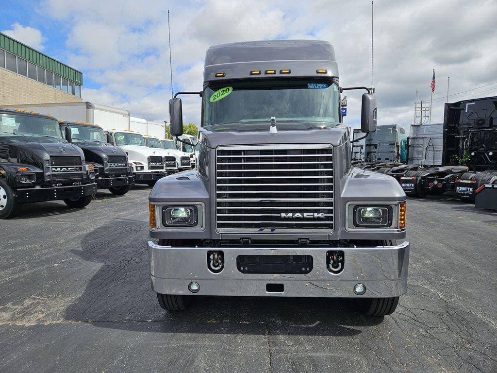 2020 Mack Pinnacle image 8