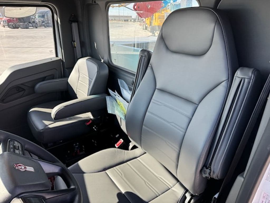 New 2026 KENWORTH T380 image 8