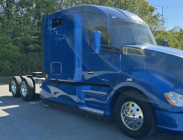 2020 Kenworth T680 image 3