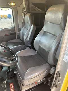 2021 Kenworth W9 Series image 17