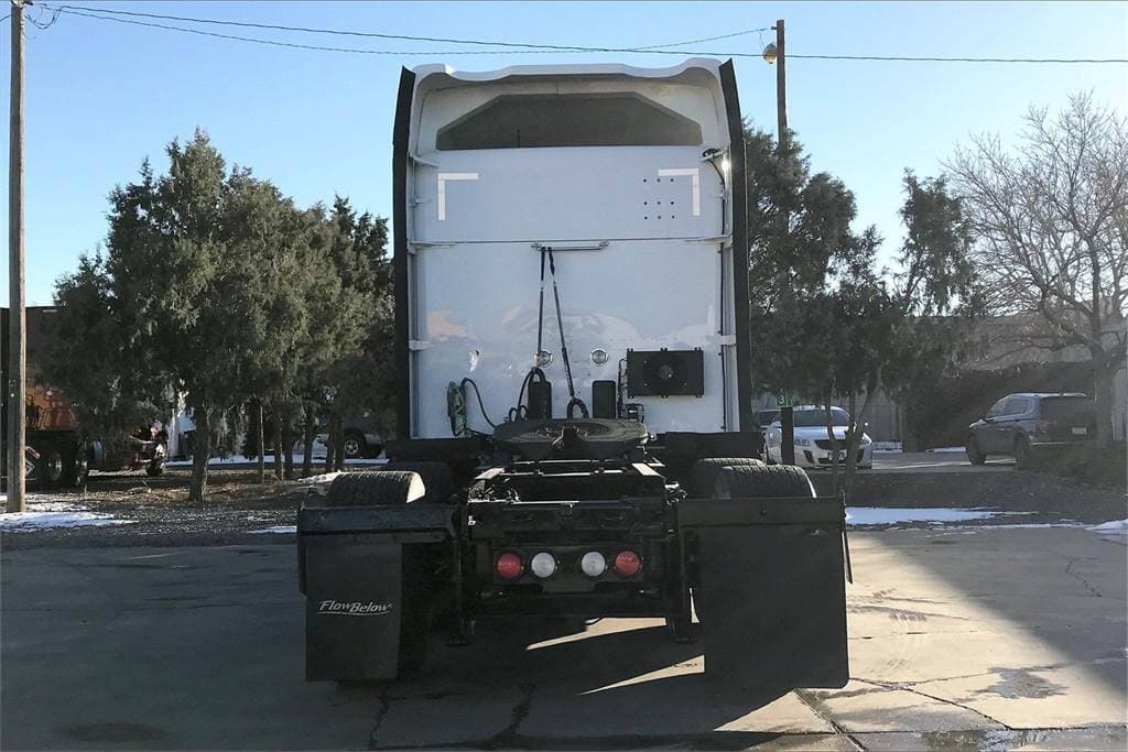 2018 Kenworth T680 image 1