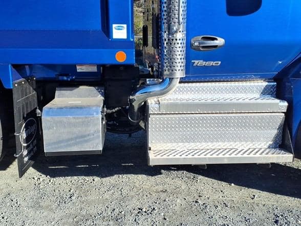 2026 Kenworth T880 image 3