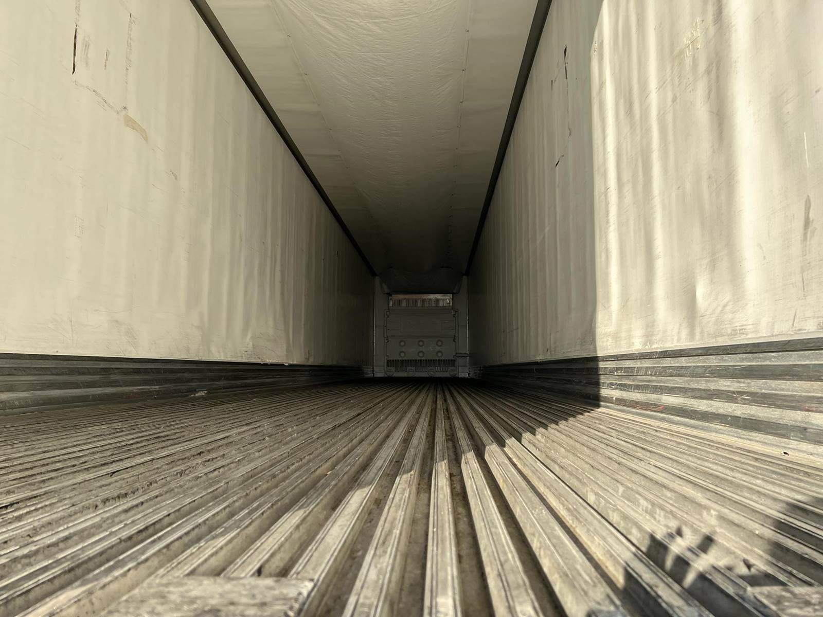 2019 Utility Reefer image 2