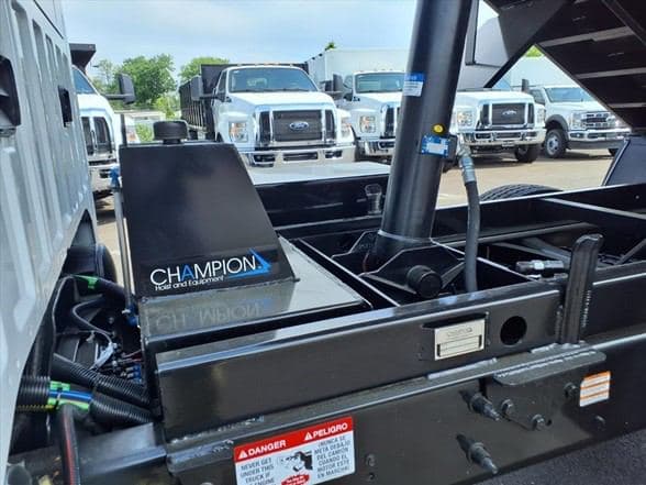 2027 Ford F750 SD image 10