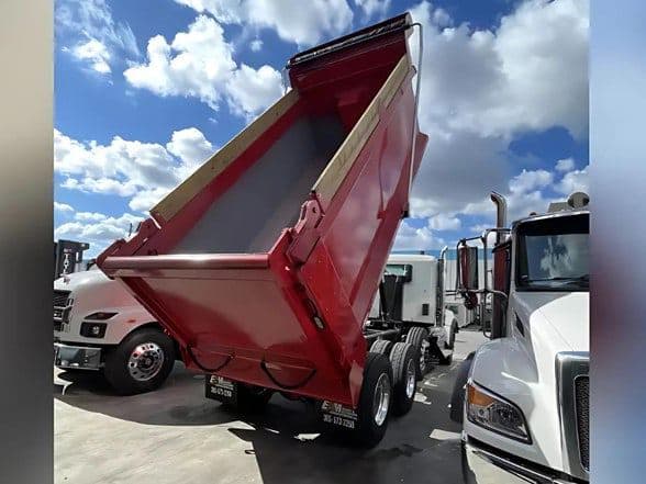 2025 Kenworth T880 image 7