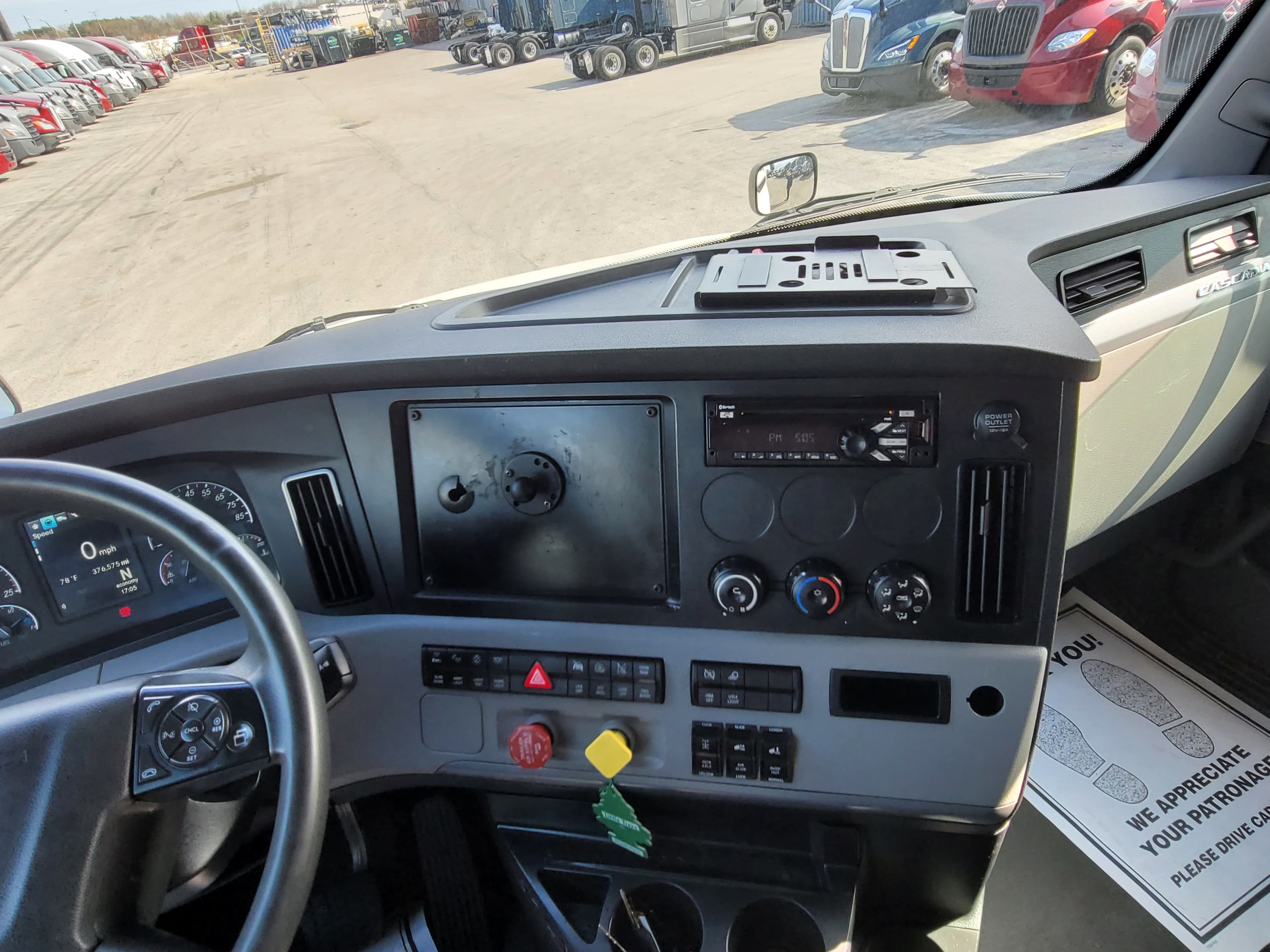 2022 Freightliner Cascadia 126 image 11