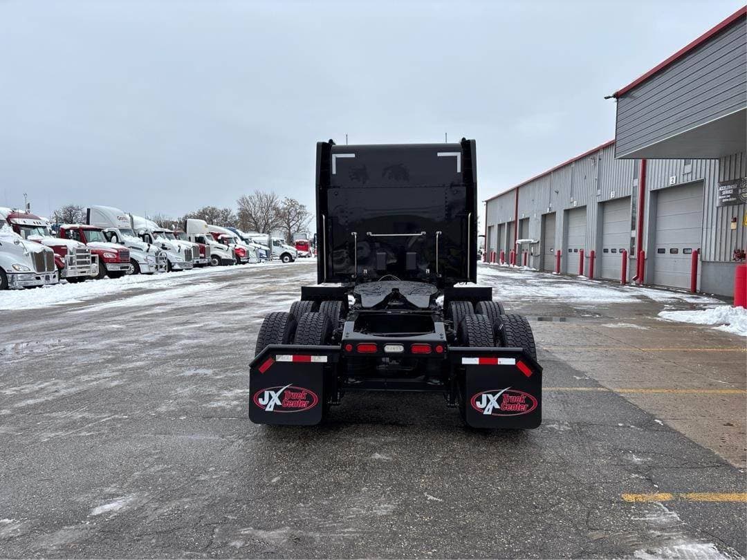 2023 Peterbilt 579 image 4