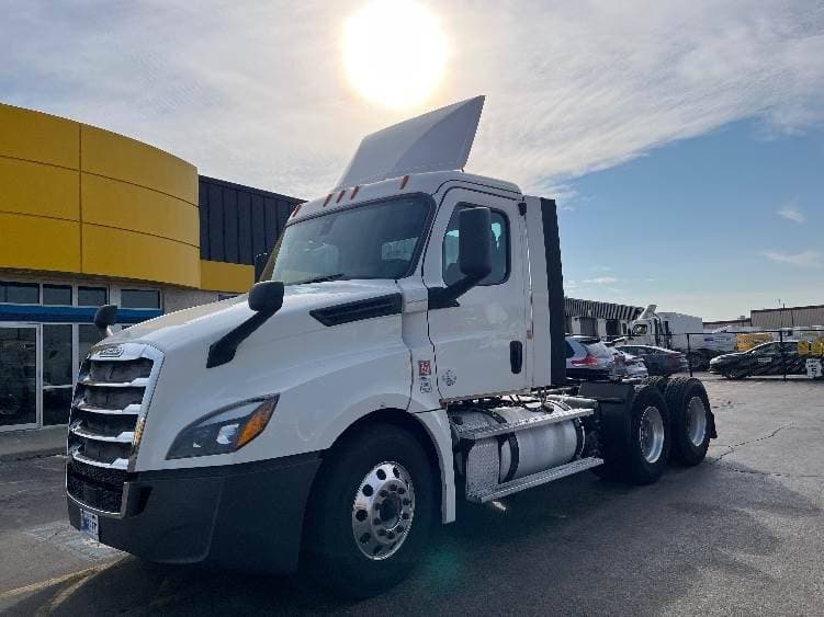2019 Freightliner Cascadia image 3