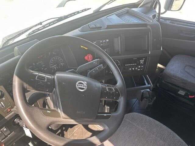 2020 Volvo VNL770 image 3