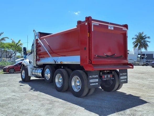 2026 Kenworth T880 image 3