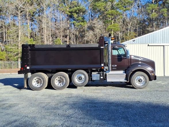 2026 Kenworth T880 image 2