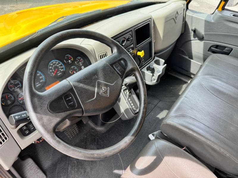 2019 International 4300 image 17