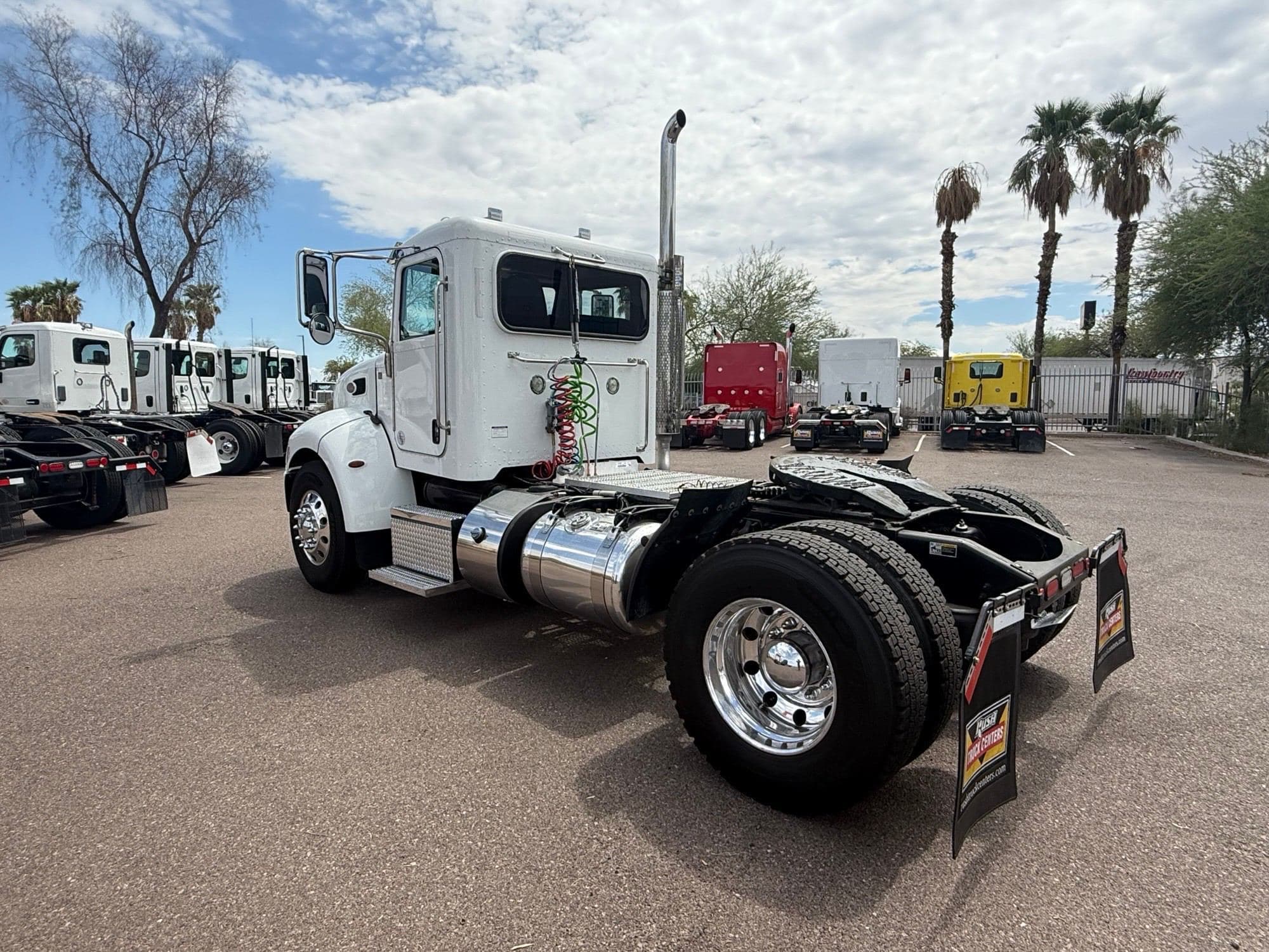 2019 Peterbilt 337 image 3