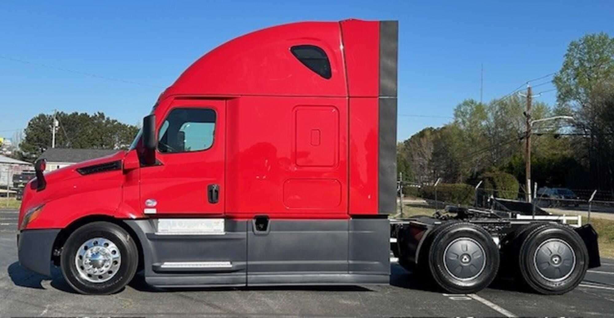 2022 Freightliner Cascadia 126 image 3