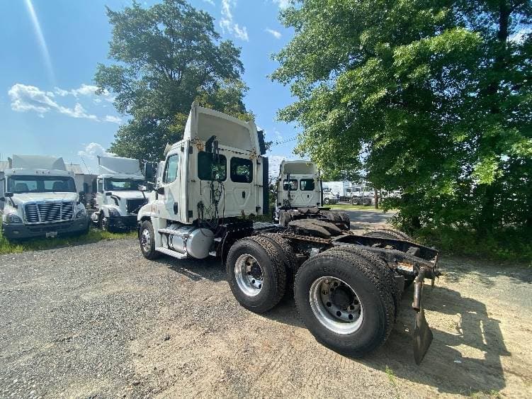 2018 Freightliner Cascadia image 5
