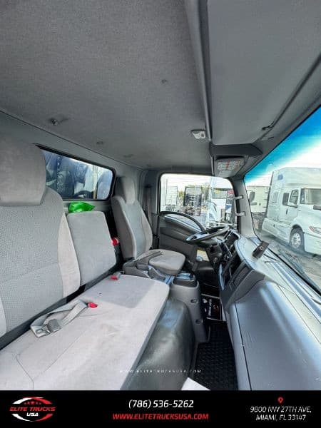 2019 Isuzu NRR image 20