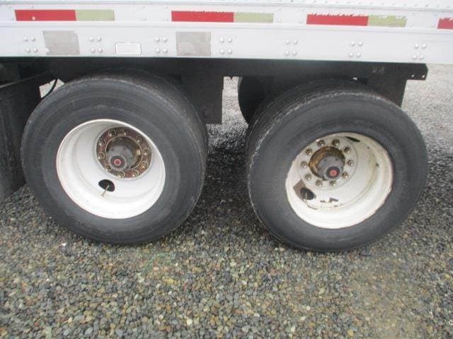 2003 Peterbilt 348 image 4
