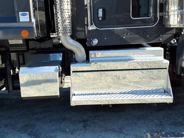 2026 Kenworth W900 image 3