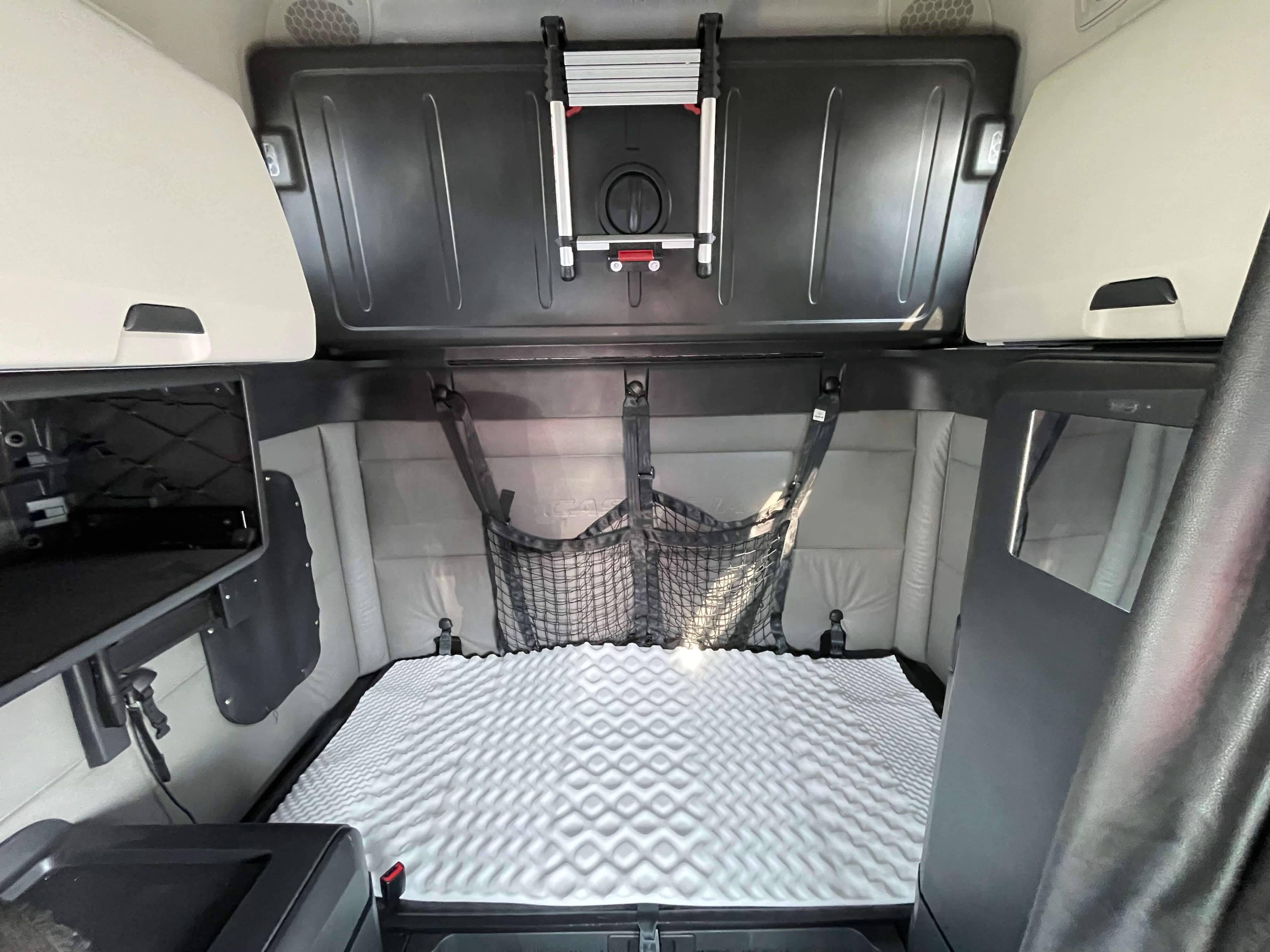 2022 Freightliner Cascadia 126 image 16