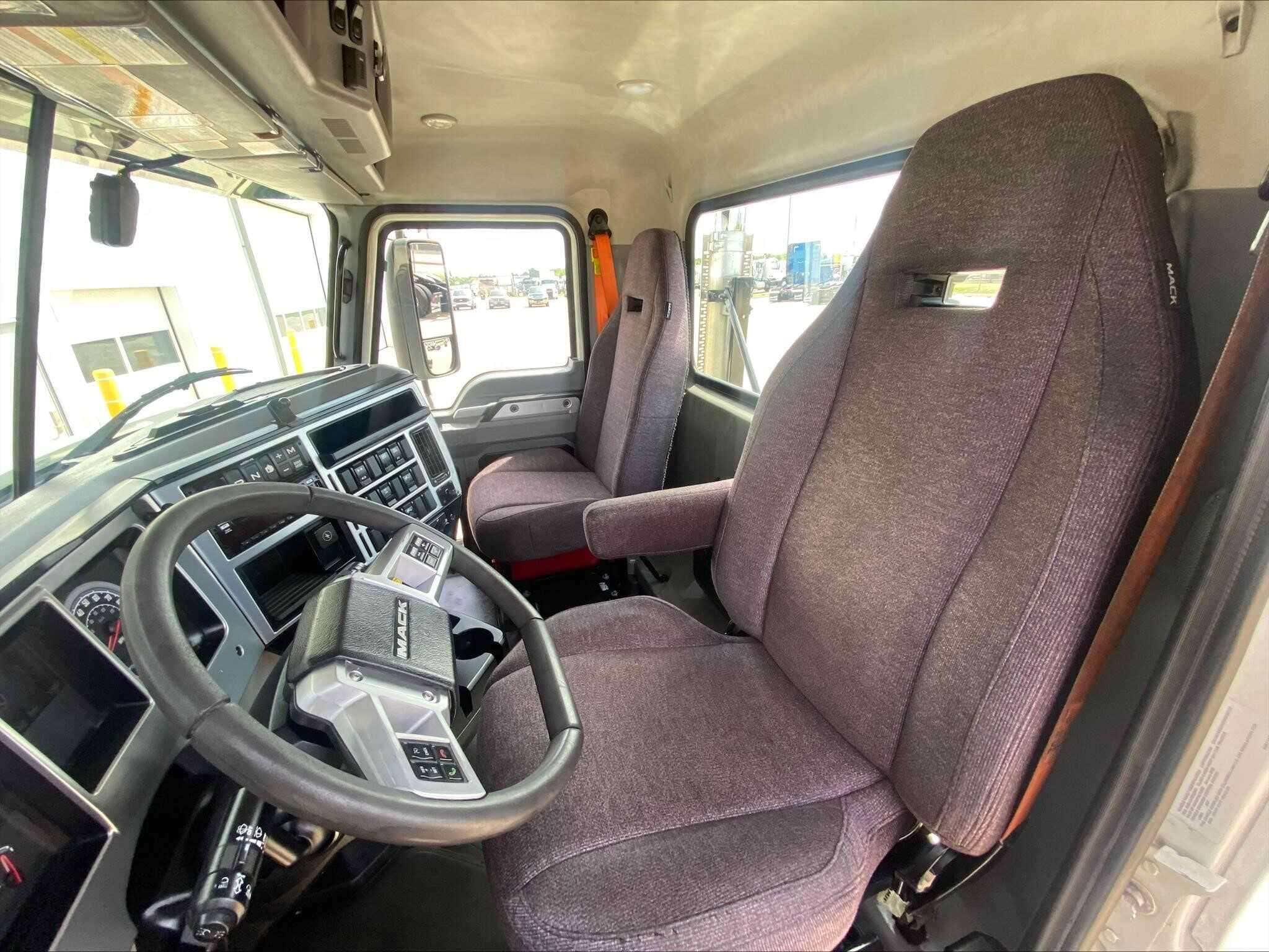 Used 2021 MACK ANTHEM Conventional - Day Cab in Oklahoma City, OK image 22