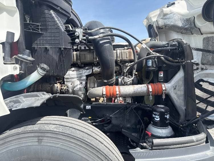 2021 Freightliner Cascadia image 6