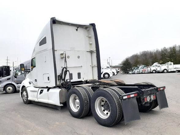 2018 Kenworth T680 image 3