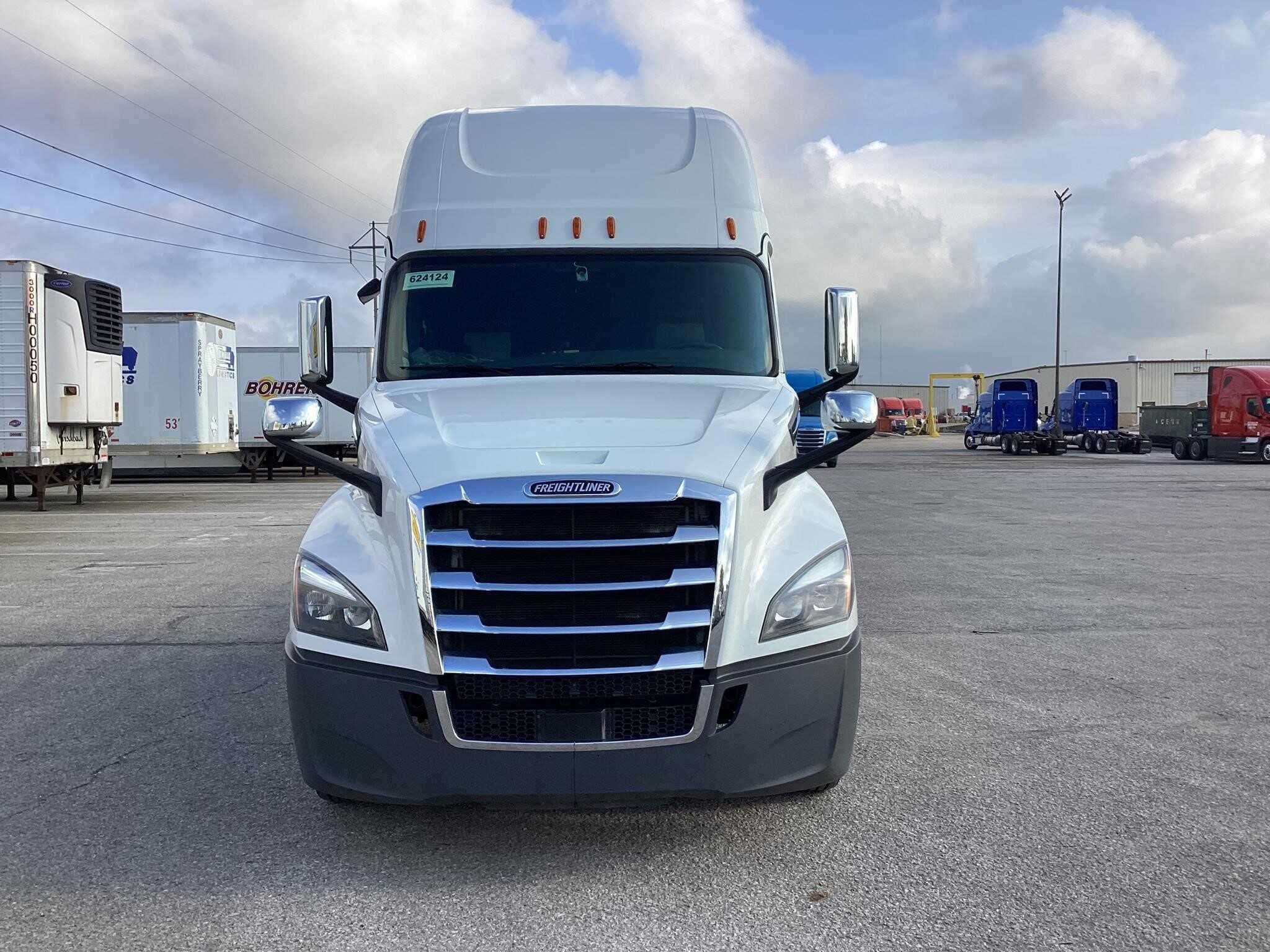 2020 Freightliner Cascadia image 2