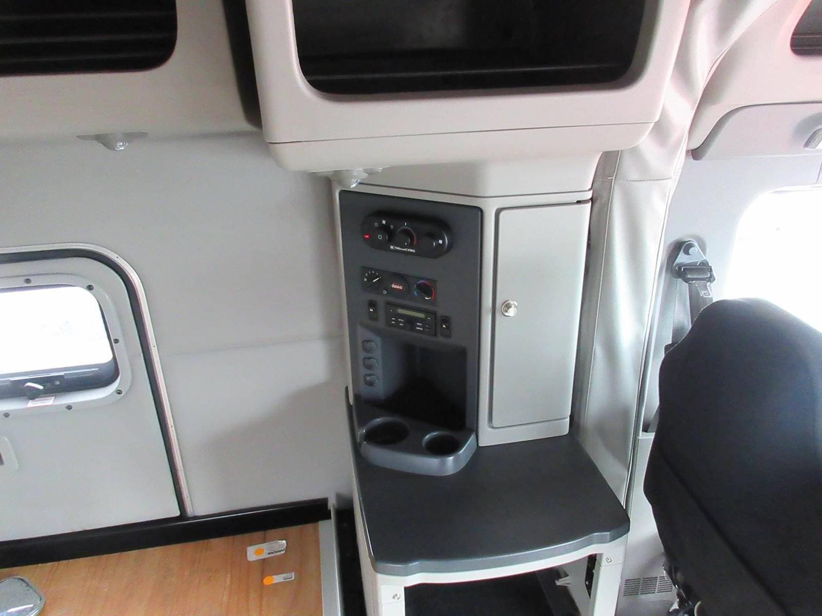 2020 Peterbilt 567 image 15