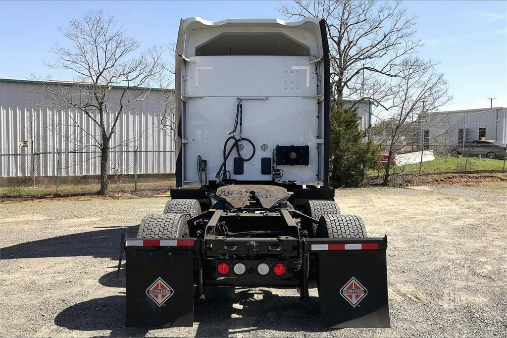 2018 Kenworth T680 image 4