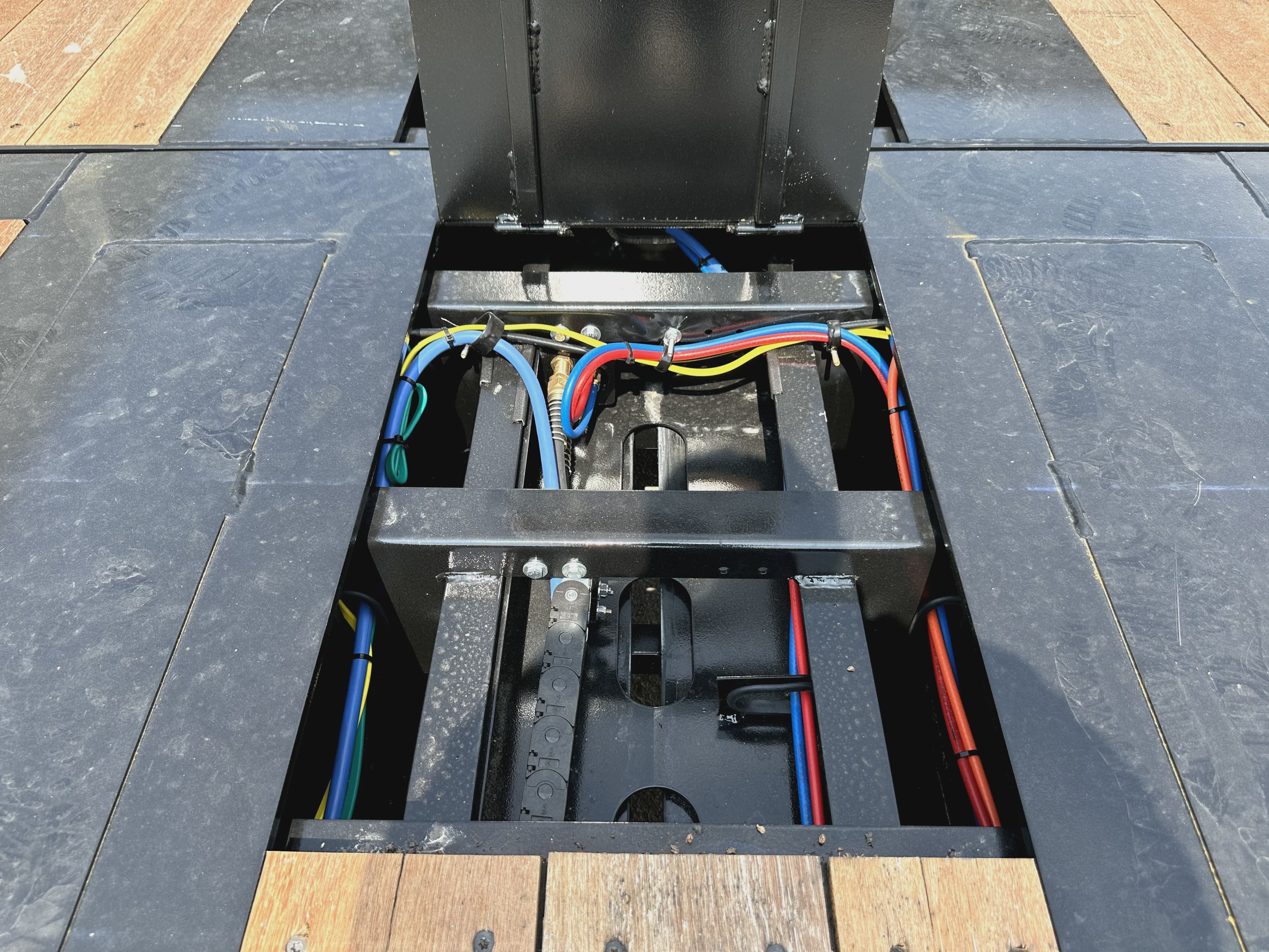 2027 XL 90 HDE Defender image 17