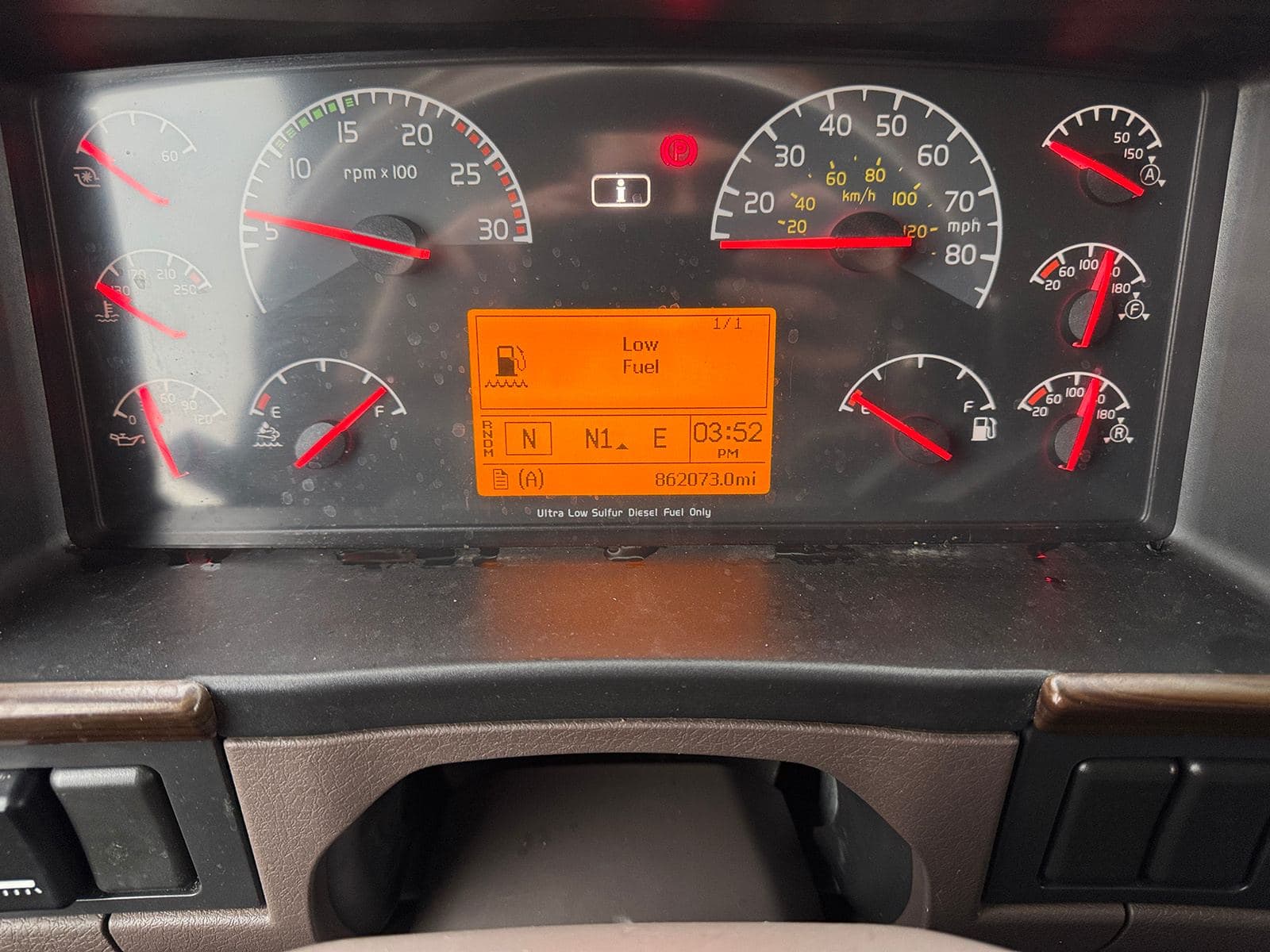 2018 Volvo VNL670 image 18