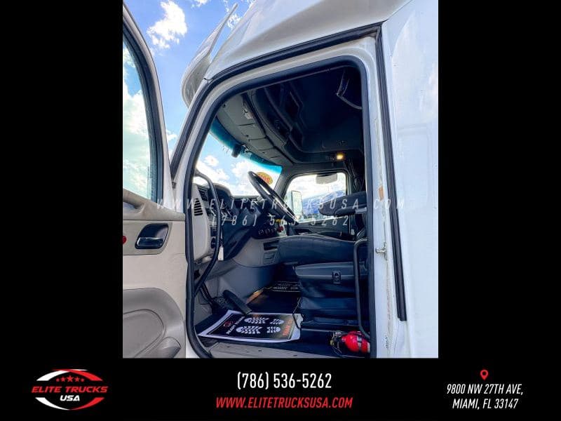 2019 Peterbilt 579 image 11