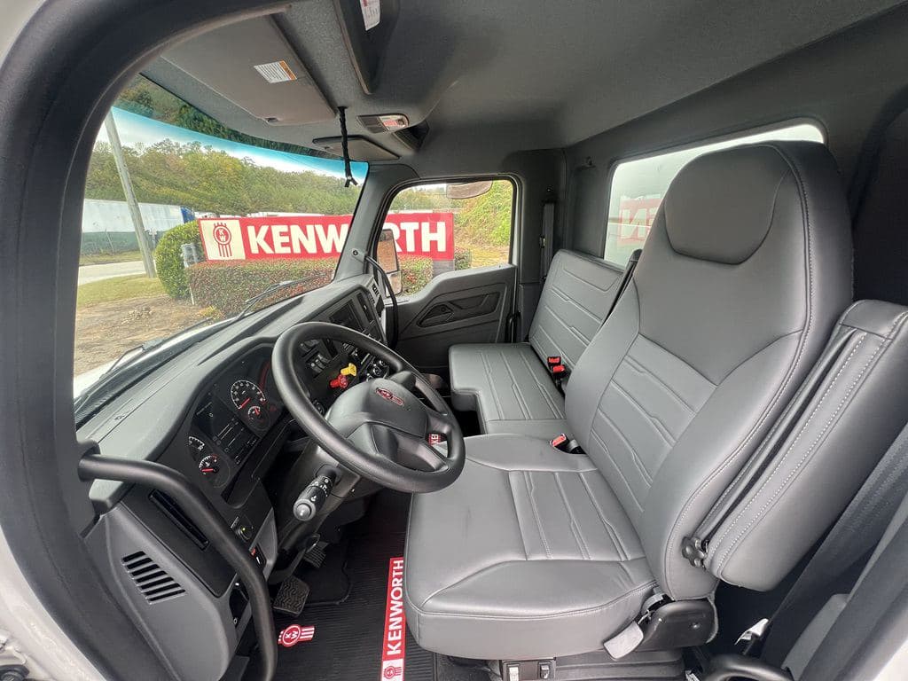 New 2026 KENWORTH T280 image 17